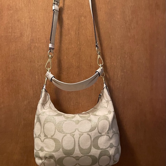 ❌SOLD❌ Authentic Coach Kristen Hobo Bag - 16817 - Picture 6 of 10